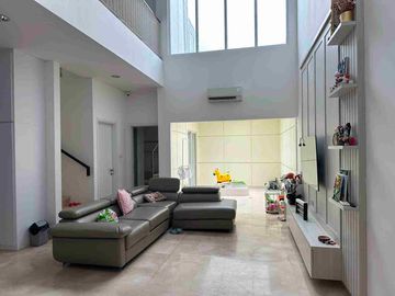 Disewakan Rumah Siap Huni 8x18 The Riviera Metland Puri