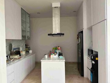 Disewakan Rumah Siap Huni 8x18 The Riviera Metland Puri
