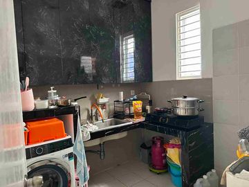 Disewakan Rumah Siap Huni 8x18 The Riviera Metland Puri
