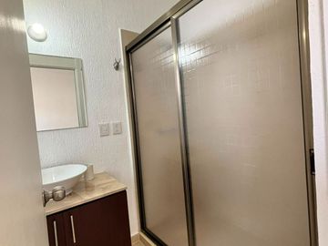 Casa Semi Amueblada en Renta en Jardines 6 | Modelo Ceiba | 3 Recámaras con Roof Garden