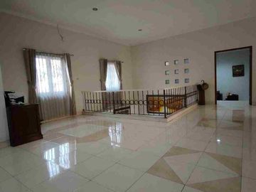 RUMAH VILLA MELATI MAS SERPONG RAPI LUAS 400 METER