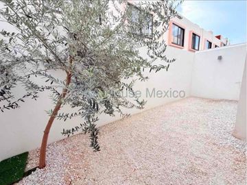 CASA EN RENTA EN VIRREY DE CATALUÑA. CON MUY BUENA UBICACIÓN