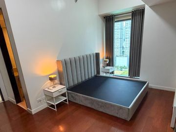 Nice 3 Bedroom Unit in Grand Hyatt Residence BGC Taguig