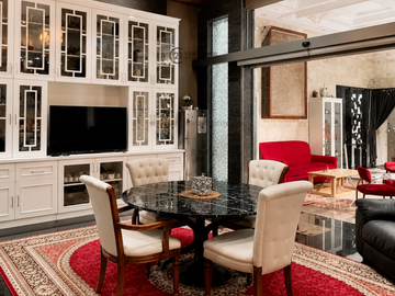 Luxury House Fully Furnished dengan Private Swimming Pool di Pondok Indah Jakarta Selatan BTC 16233 OC