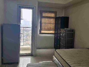 Di sewakan Studio apartemen Green Lake Sunter ukuran 21m semi furnish pic sesuai gambar