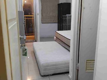 Di sewakan Studio apartemen Green Lake Sunter ukuran 21m semi furnish pic sesuai gambar
