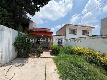 Casa en Venta en Desarrollo San Pablo con Amplio Terreno RM245