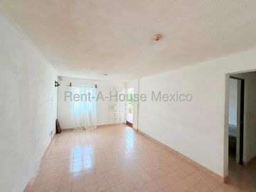 Casa en Venta en Desarrollo San Pablo con Amplio Terreno RM245
