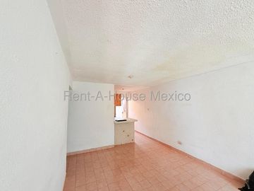 Casa en Venta en Desarrollo San Pablo con Amplio Terreno RM245