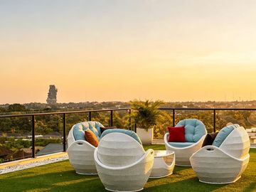 Modern Fully Furnished Ocean View Villa for Sale in Uluwatu – 5 Bedrooms with Private Cinema