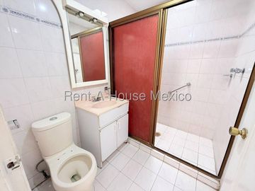Cimatario Casa Familiar de Una Planta con Excelente Ubicación SGU225