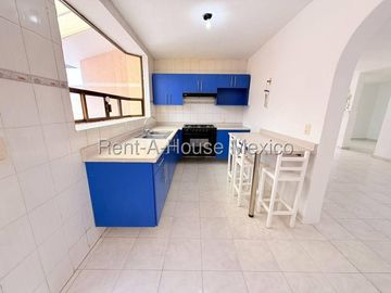 Cimatario Casa Familiar de Una Planta con Excelente Ubicación SGU225