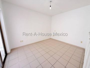 Cimatario Casa Familiar de Una Planta con Excelente Ubicación SGU225