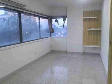 Oficina en Centro de Negocios