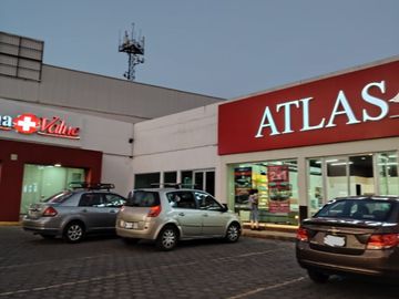 RENTO LOCAL EN ZAVALETA $40,000 CON 130 M2 DOBLE CORTINA EN PLAZA CON ESTACIONAMIENTOS