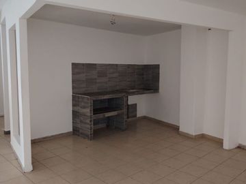 RENTO LOCAL EN ZAVALETA $40,000 CON 130 M2 DOBLE CORTINA EN PLAZA CON ESTACIONAMIENTOS