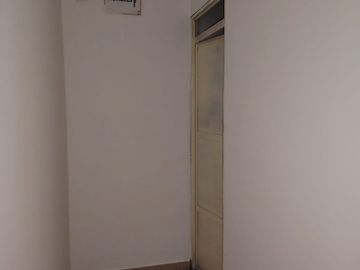 RENTO LOCAL EN ZAVALETA $40,000 CON 130 M2 DOBLE CORTINA EN PLAZA CON ESTACIONAMIENTOS
