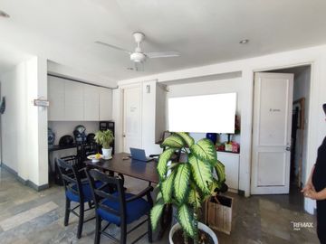 Former Hotel  11 Rooms with Pool in a Prime Tourism Area, for Sale in Batubelig.