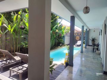 Former Hotel  11 Rooms with Pool in a Prime Tourism Area, for Sale in Batubelig.