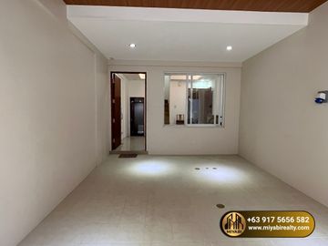 Townhouse For Sale in Project 8, near Vertis North,Trinoma Mall, EDSA Muñoz Quezon City SD