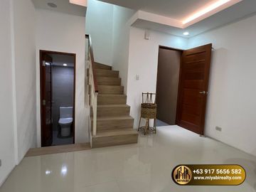 Townhouse For Sale in Project 8, near Vertis North,Trinoma Mall, EDSA Muñoz Quezon City SD
