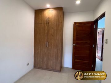 Townhouse For Sale in Project 8, near Vertis North,Trinoma Mall, EDSA Muñoz Quezon City SD