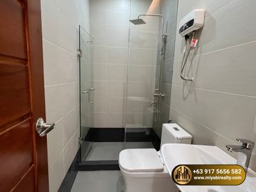 Townhouse For Sale in Project 8, near Vertis North,Trinoma Mall, EDSA Muñoz Quezon City SD