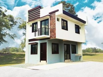 Preselling 2-storey Single Attached House with 3 Bedrooms Located in Viente Reales Valenzuela City-JV2