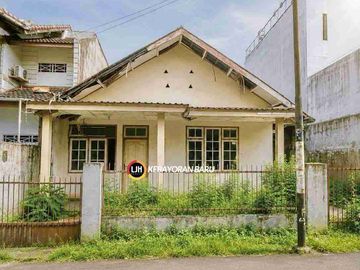Dijual Rumah Tua Sudah Hitung Tanah di Prime nya Senopati, Jakarta Selatan