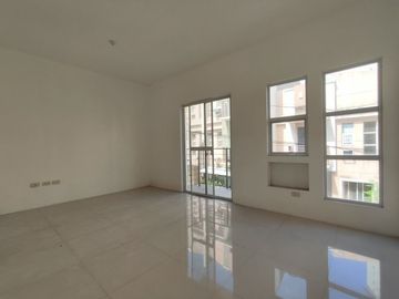 3-storey with 4 Bedrooms Townhouse For Sale in Viente Reales Valenzuela near OLFU-JV2