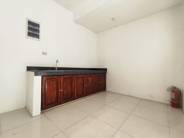 3-storey with 4 Bedrooms Townhouse For Sale in Viente Reales Valenzuela near OLFU-JV2