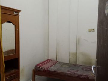 Dijual rumah kosan aktif di jalan utama, pondok Pekayon indah.