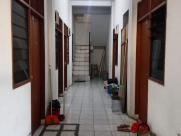 Dijual rumah kosan aktif di jalan utama, pondok Pekayon indah.