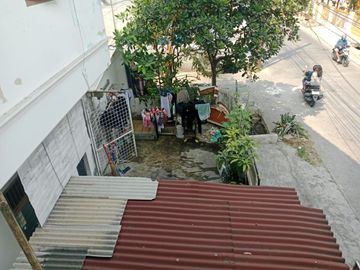 Dijual rumah kosan aktif di jalan utama, pondok Pekayon indah.