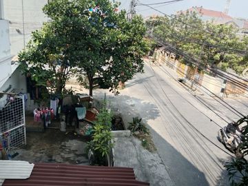 Dijual rumah kosan aktif di jalan utama, pondok Pekayon indah.