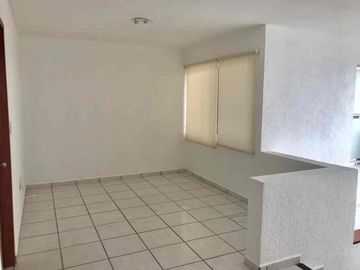 CASA EN RENTA EN LOMAS DE GRAN JARDÍN CON SALÓN DE USOS MÚLTIPLES