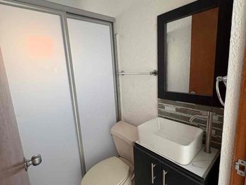 CASA EN RENTA EN LOMAS DE GRAN JARDÍN CON SALÓN DE USOS MÚLTIPLES