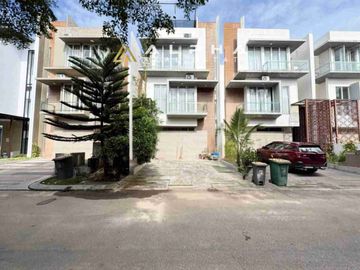 Dijual Cepat Rumah 3,5 Lantai di Citra Land Megah, Batam Center