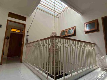 Rumah Cantik 2 Lantai Aman & Nyaman Dekat Unas Pejaten Pasar Minggu Jakarta Selatan