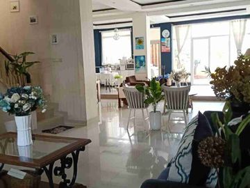 Dijual Rumah cantik semi furnished di Cluster Central Park , Grand Galaxy Bekasi