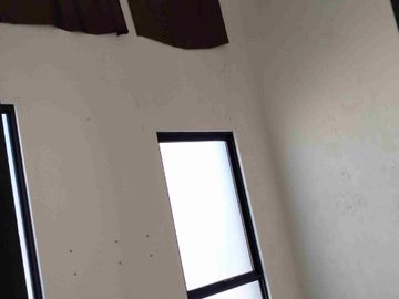 RUMAH DUA LANTAI SIAP HUNI DI JUAL ATAU DI SEWAKAN DIGRAND CITY