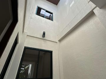 FOR SALE! 2-Storey House and Lot in Brgy Villamonte Bacolod city-AP