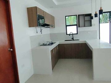 FOR SALE! 2-Storey House and Lot in Greensville North Bacolod City-AP