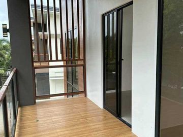 FOR SALE! 2-Storey House and Lot in Greensville North Bacolod City-AP