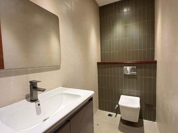 Brandnew La Loma Quezon City Townhouse For Sale Semi Furnished Unit Near St. Therese's College, Blumentritt, Chinese General Hospital SD