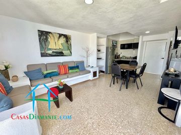 Departamento de playa con terraza y vista al mar