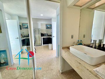 Departamento de playa con terraza y vista al mar