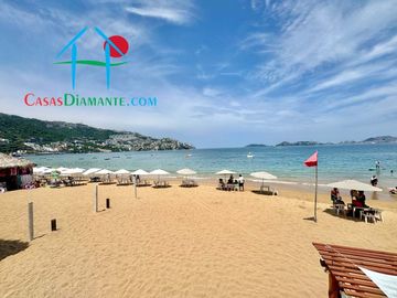 Departamento de playa con terraza y vista al mar