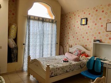 Rumah Hook Rapi Siap Huni Dekat Tol UPH & Siloam di Taman Spain Lippo Karawaci
