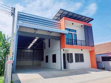 ให้เช่าอาคารสำนักงานพร้อมโกดัง ลำลูกกา คลอง 4
Office + Warehouse พื้นที่ใช้สอย 415 ตร.ม.